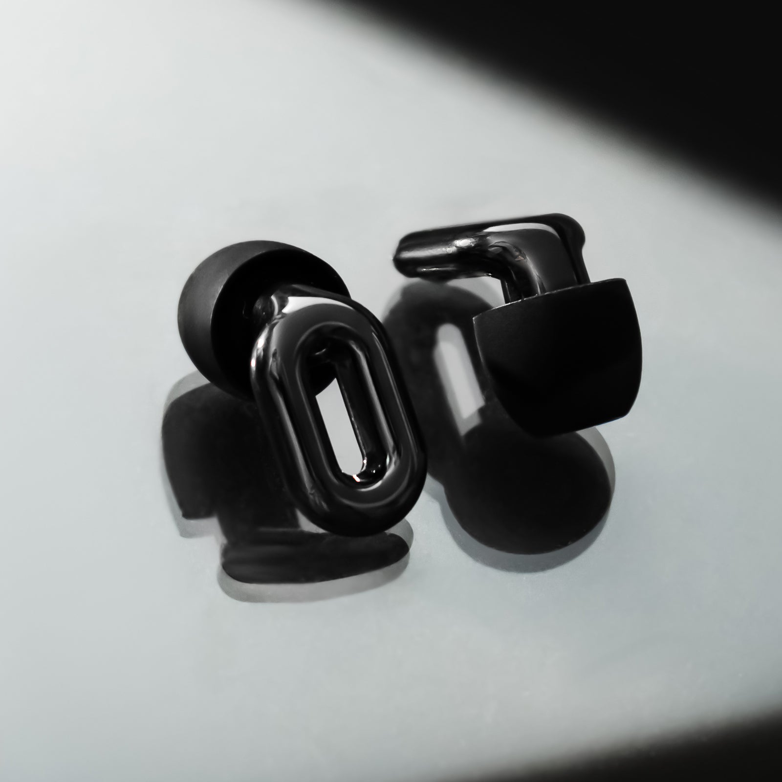 Saccater Moment Earplugs - Ideal for Music Festival, Concert, Live Entertainment, and Beyond - Certified Hearing Protection with NRR 13 dB